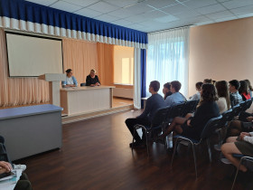 Состоялась встреча 9 - 11 классов с ведущим инспектором отдела трудоустройства Белгородского районного кадрового центра «Работа России».